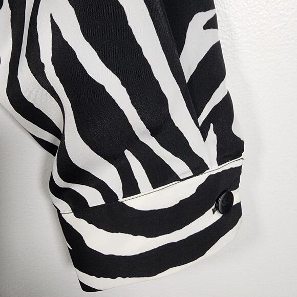 Susan Graver Womens Peach Skin Button Big Shirt Medium White Black Zebra Print - Picture 6 of 11